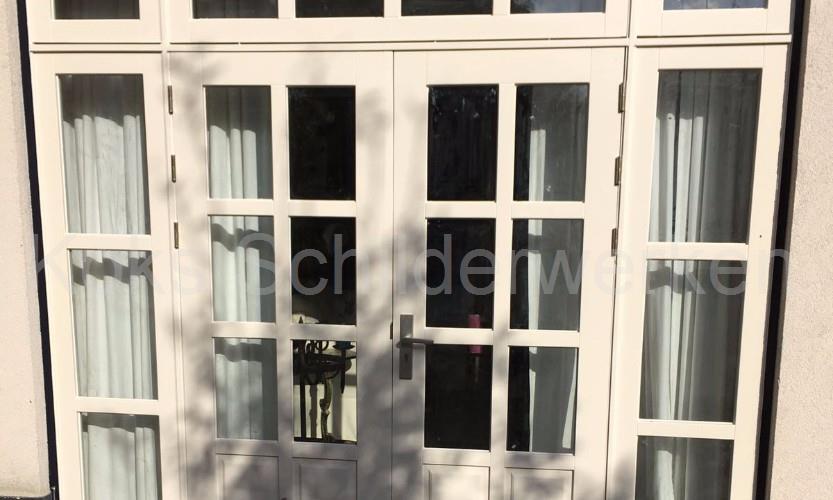 Schilder Waalwijk, dubbele openslaande deuren met roedes